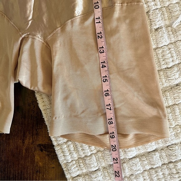 Naomi & Nicole Shapewear Shorts Size 2X - Picture 8 of 9